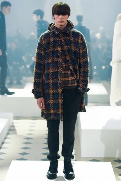 Look 17